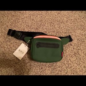 (NWT) Hunter fanny pack